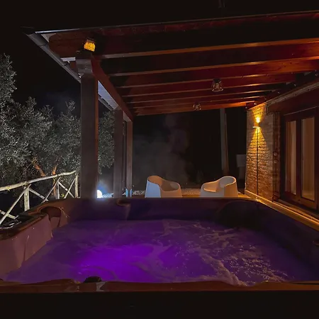 Country house Jacuzzi E Comfort Nelle Colline Marchigiane *