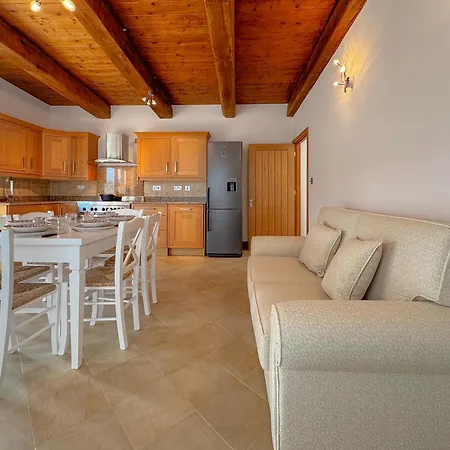 Country house Jacuzzi E Comfort Nelle Colline Marchigiane *