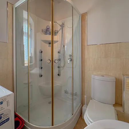 Country house Jacuzzi E Comfort Nelle Colline Marchigiane *
