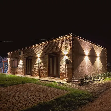 Country house Jacuzzi E Comfort Nelle Colline Marchigiane *