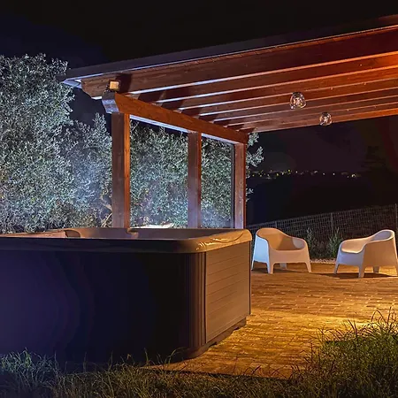 Jacuzzi E Comfort Nelle Colline Marchigiane Country house *