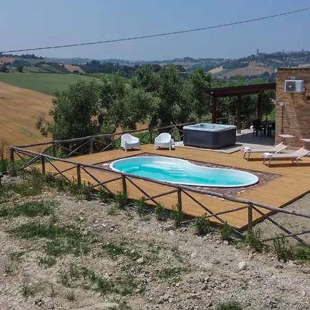 Private Pool And Jacuzzi With Fantastic View Monte San Pietrangeli