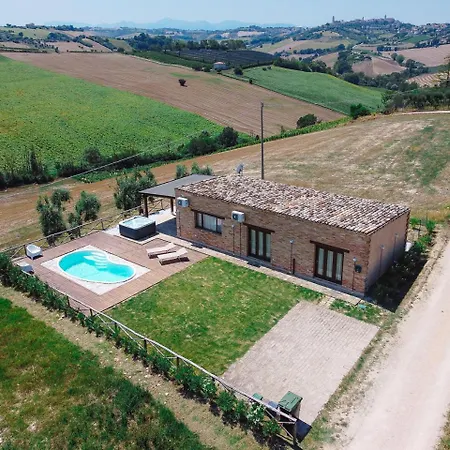 Private Pool & Jacuzzi With View By Host Hero Hétvégi ház Monte San Pietrangeli